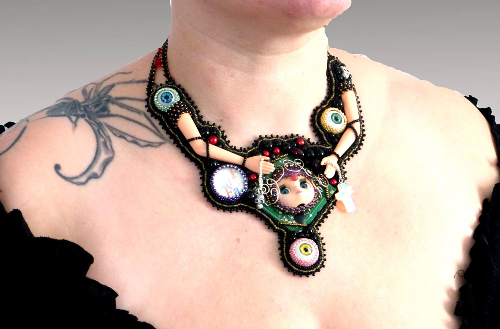 fail-collier-gothic-halskette-beadembroidery-bead-embroidery-pearlfactory-6